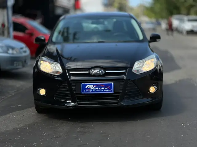 Carro Ford Focus Hatch 2015 SE 2.0 16V PowerShift