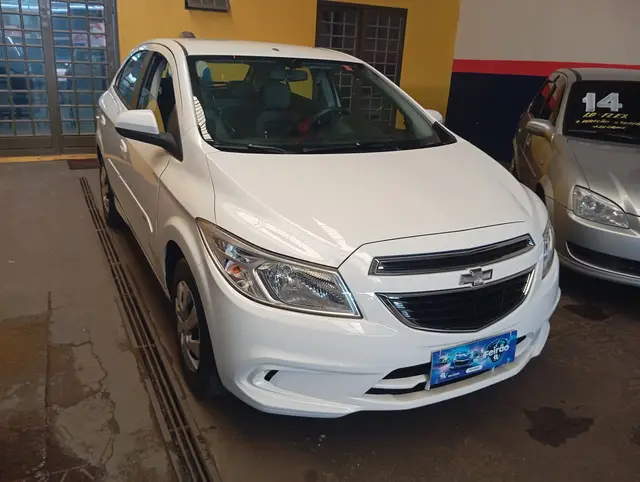 Carro Chevrolet Onix 2015 1.0 LT SPE/4