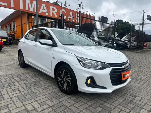 Carro Chevrolet Onix 2024 1.0