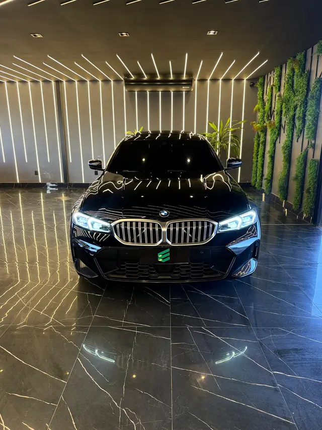 Carro BMW 320i 2023 M Sport 2.0 Turbo (Aut.)