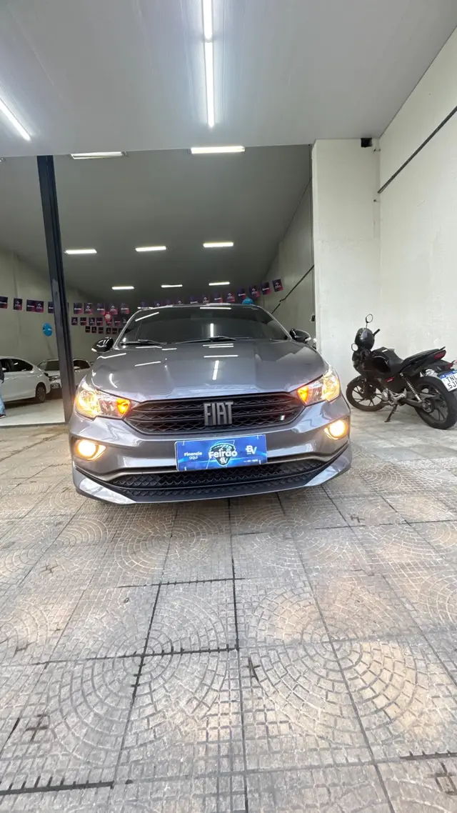 Carro Fiat Cronos 2023 Drive 1.3 (Flex) MT