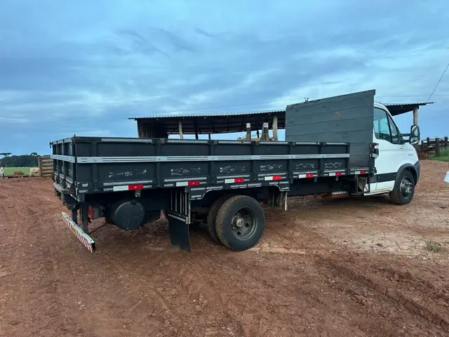 Carro Iveco Daily Chassi 2014 3.0 35S14 CS - 3450