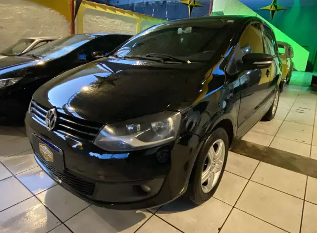 Carro Volkswagen Fox 2011 1.0 8V (Flex) 2p