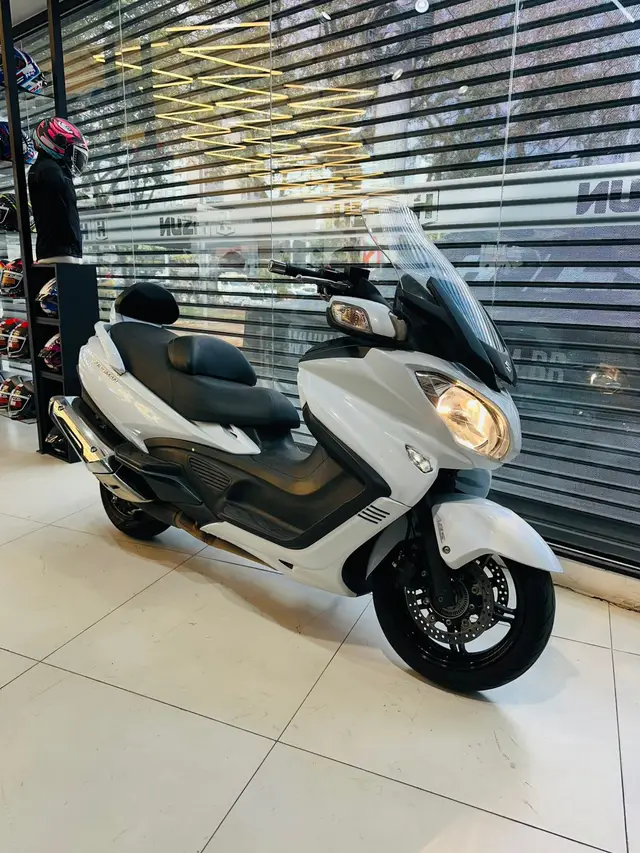 Moto Suzuki Burgman 2017 650 Executive