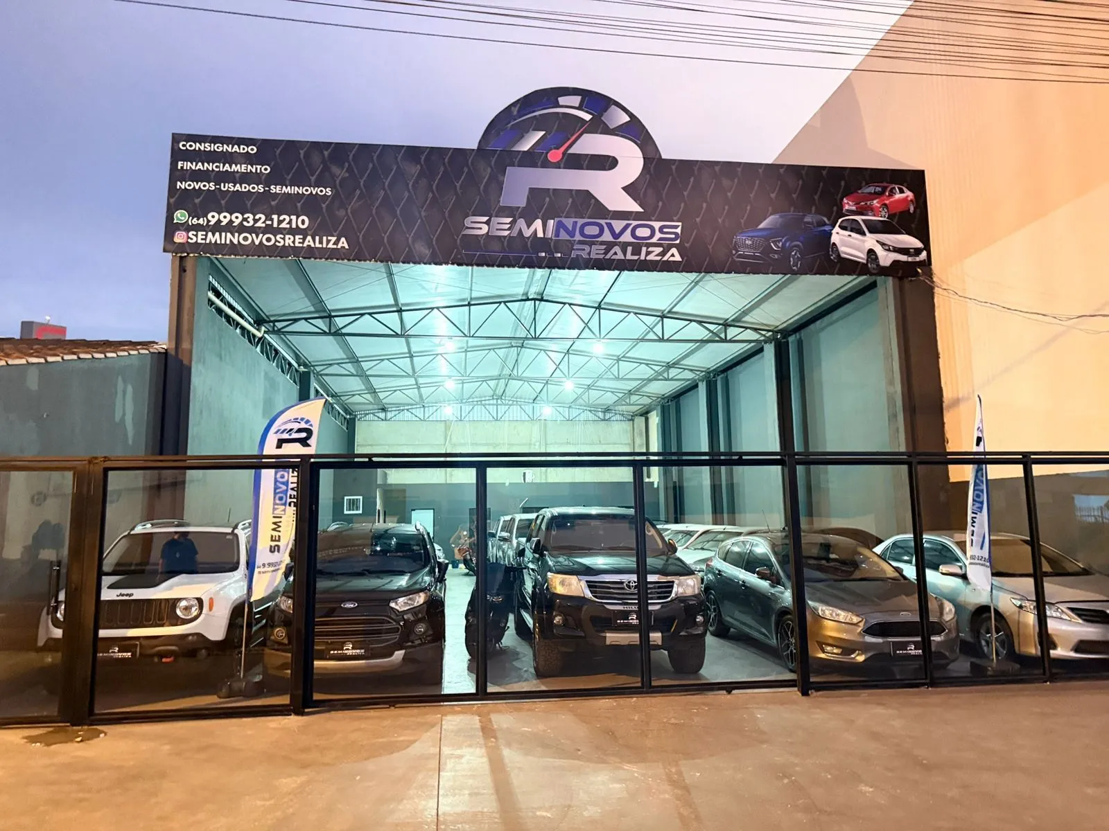 Fachada da loja Veículos à venda em SEMINOVOS REALIZA - Jataí - GO