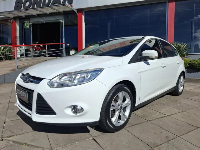 Carro Ford Focus Hatch 2015 SE 1.6 16V TiVCT