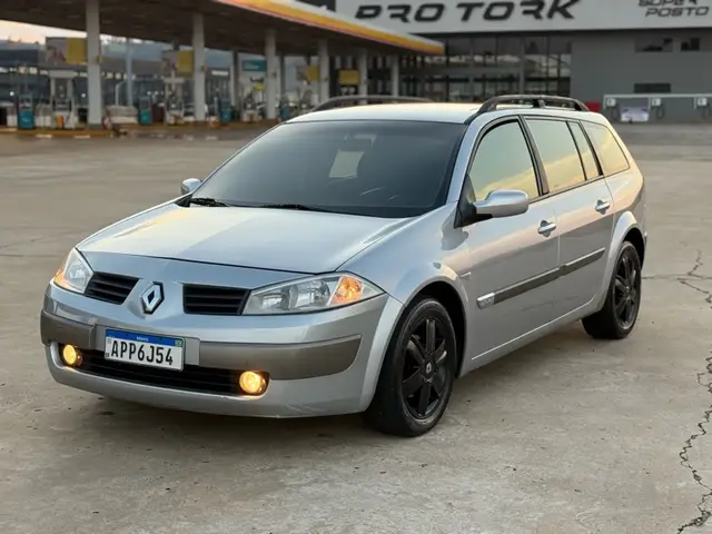 Carro Renault Megane Grand Tour 2008 Mégane Grand Tour Dynamique 2.0 16V (aut)