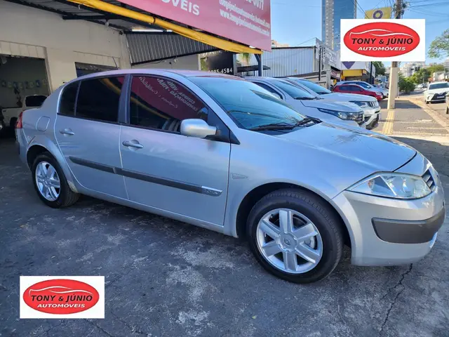 Carro Renault Megane Sedan 2009 Mégane Sedan Dynamique 2.0 16V (aut)