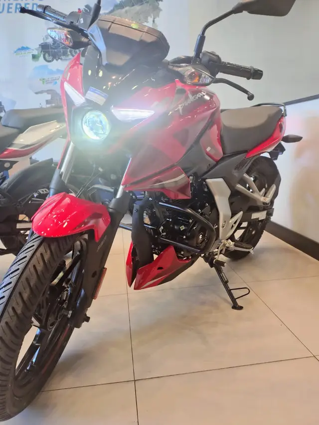 Moto Bajaj Pulsar 2026 N150