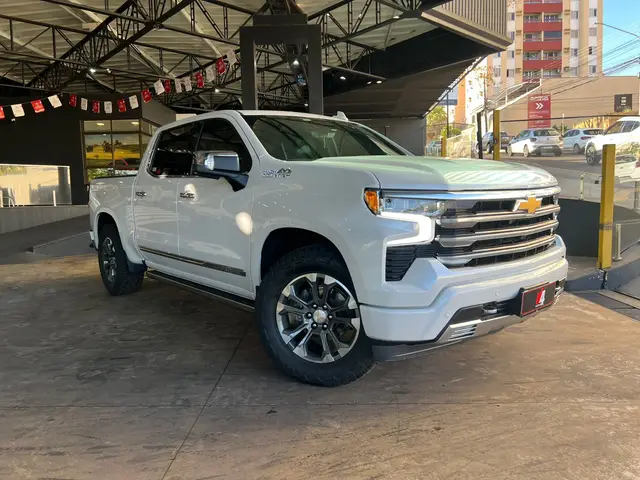 Carro Chevrolet Silverado 2024 High Country 5.3