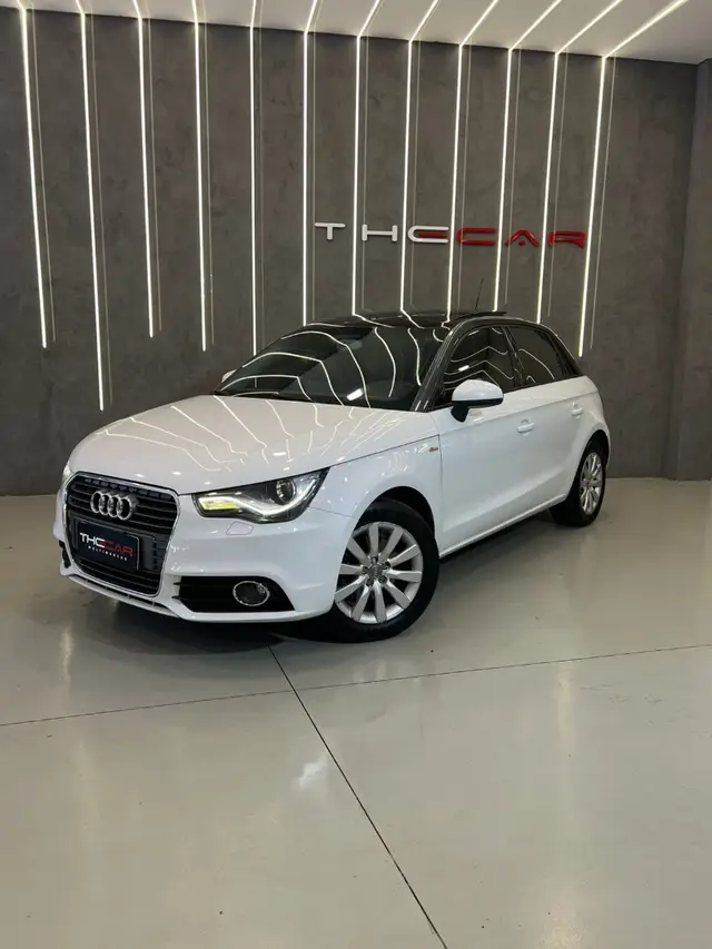 Carro Audi A1 2014 1.4 TFSI Sportback Attraction S Tronic