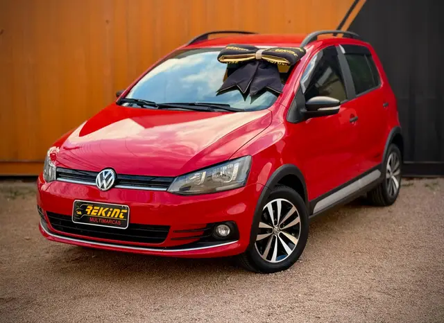Carro Volkswagen Fox 2017 1.0 MPI Track (Flex)