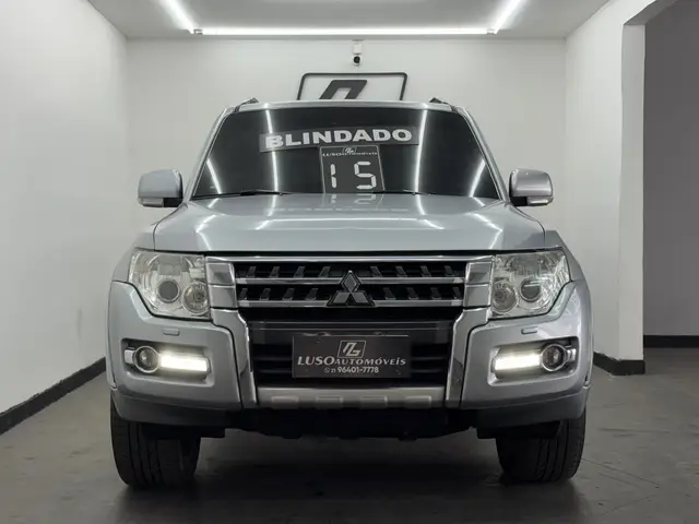 Carro Mitsubishi Pajero Full 2015 HPE 3.8 3p