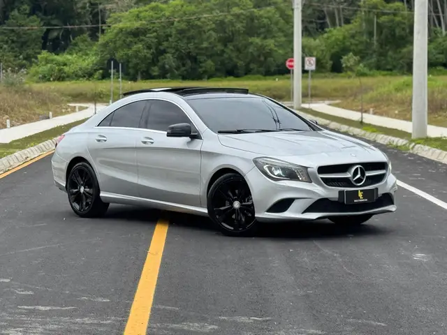Carro Mercedes-Benz Classe CLA 2014 CLA 200 1st Edition DCT