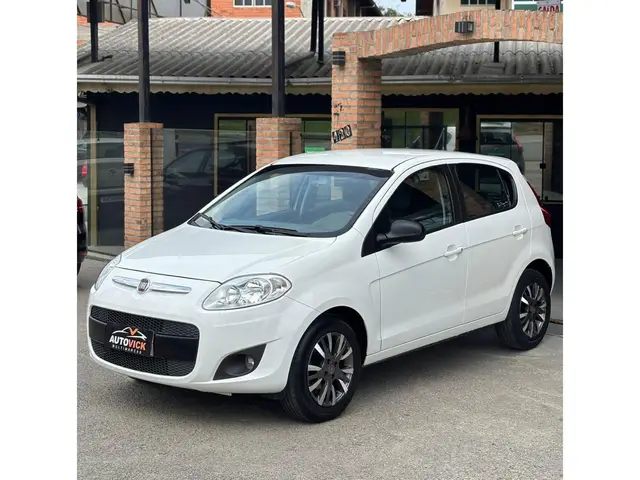 Carro Fiat Palio 2013 Attractive 1.4 8V (Flex)