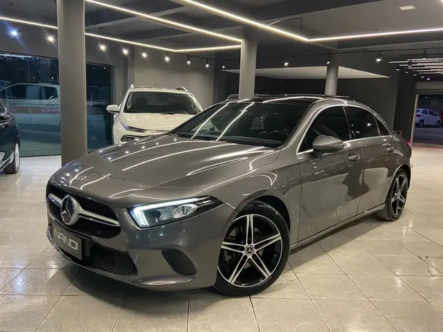 Carro Mercedes-Benz A 200 2020 Advance 1.3 CGI gasolina  (Aut)