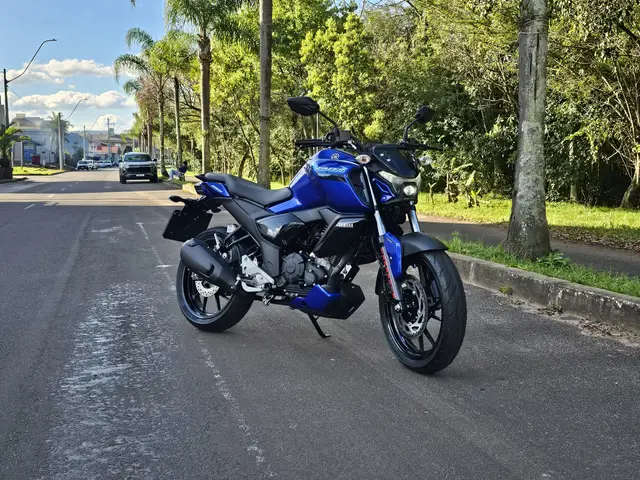 Moto Yamaha Fazer FZ15 2025 Connected