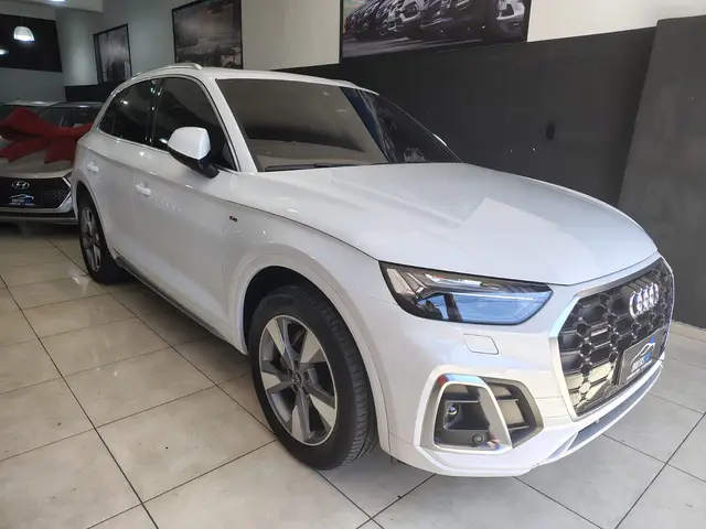 Carro Audi Q5 2023  Prestige 2.0 TFSI quattro S tronic (Aut)