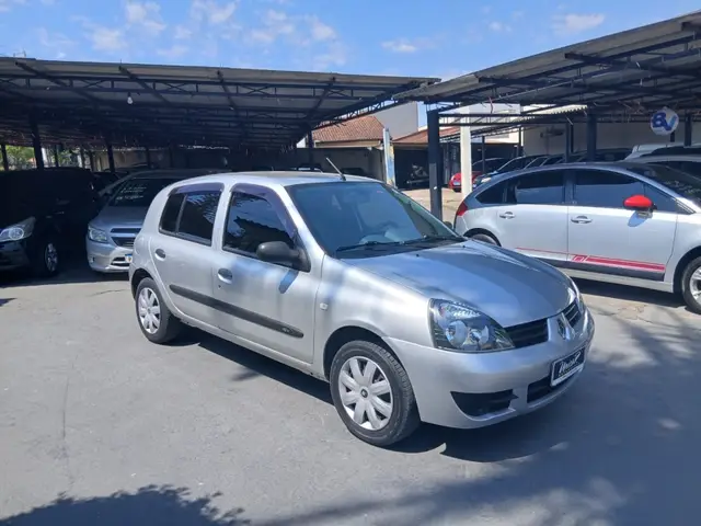 Carro Renault Clio 2011 Hi-Flex 1.0 16V