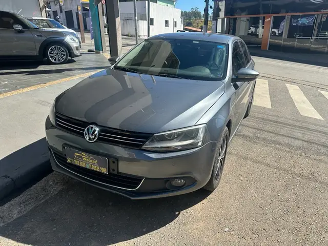 Carro Volkswagen Jetta 2013 2.0 TSI Highline DSG