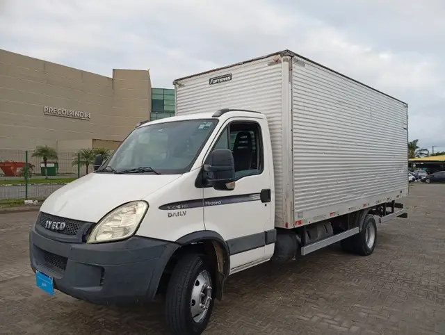 Caminhão Iveco Daily Chassi 2011 70C16 HD MASSIMO