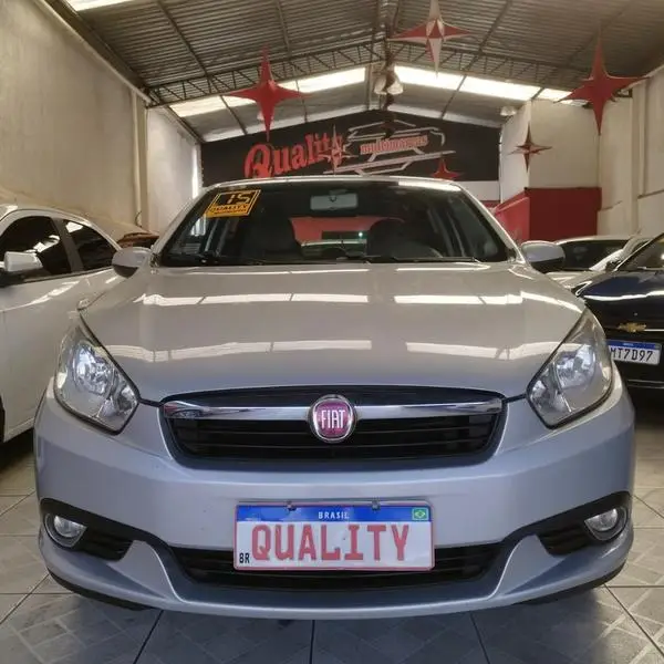 Carro Fiat Grand Siena 2015 Essence 1.6 16V Dualogic (Flex)