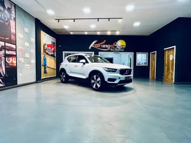 Carro Volvo XC40 2020 2.0 T4 Momentum FWD