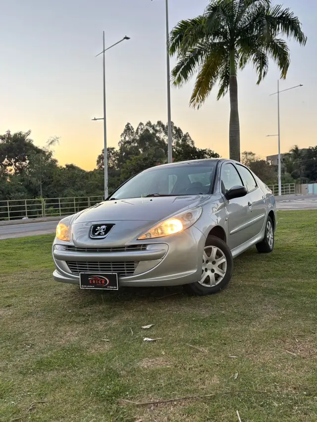 Carro Peugeot 207 Sedan 2013 207 Passion XR 1.4 8V (flex)