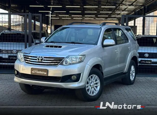 Carro Toyota Hilux SW4 2014 3.0 TDI 4x4 SRV 7L