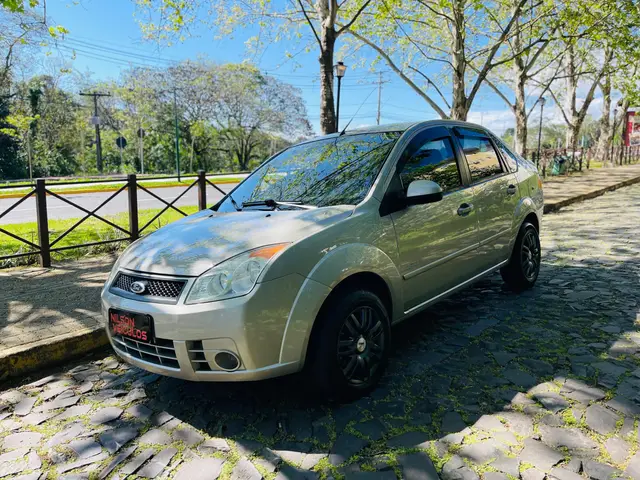 Carro Ford Fiesta Sedan 2010 1.6 (Flex)