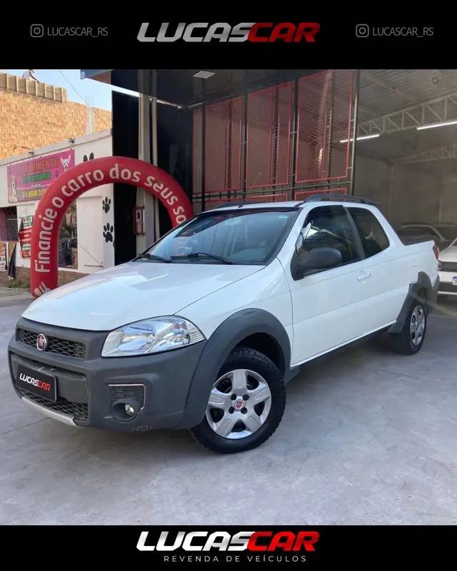 Carro Fiat Strada 2017 Hard Working 1.4 (Flex) (Cabine Dupla)