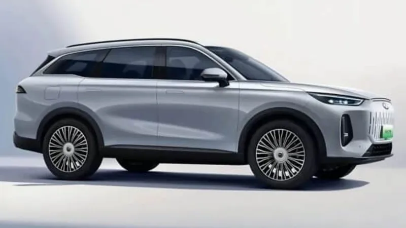 Chery registra SUV híbrido de sete lugares primo do Tiggo 9 que faz 19 km/l