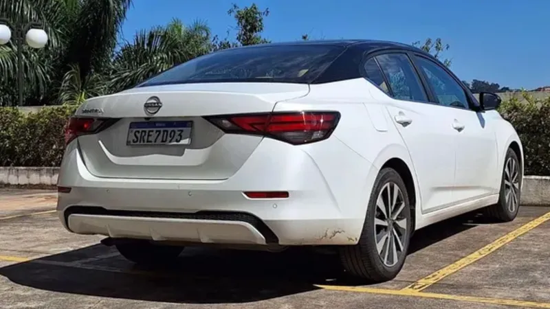 Nissan quer vender até time de futebol para fugir da crise