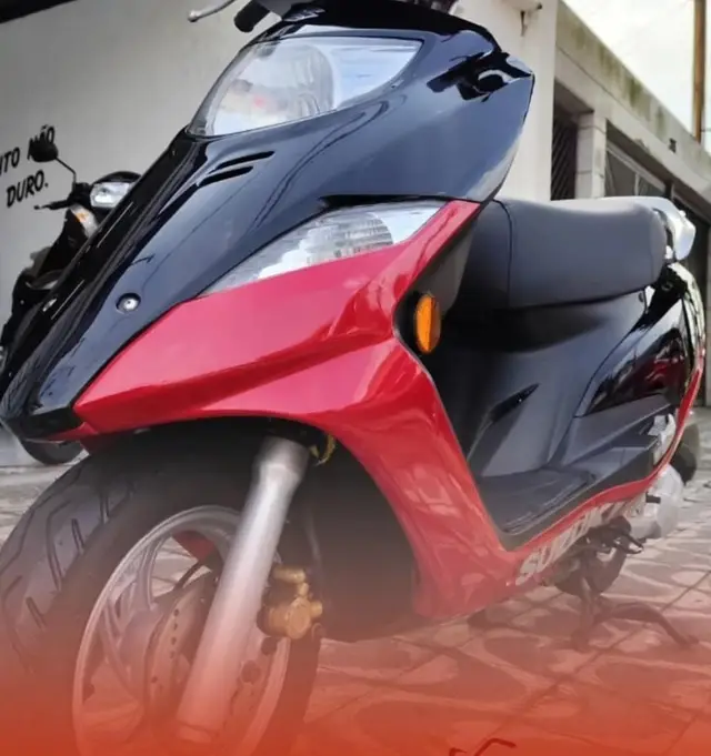 Moto Suzuki Burgman 2015 125i