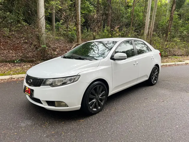 Carro Kia Cerato 2011 1.6 16V
