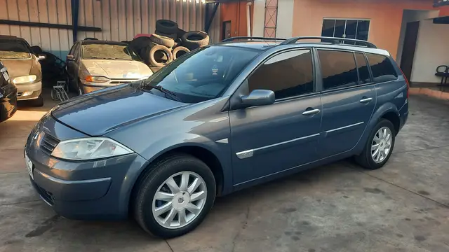 Carro Renault Megane Grand Tour 2011 Mégane Grand Tour Dynamique 1.6 16V (flex)