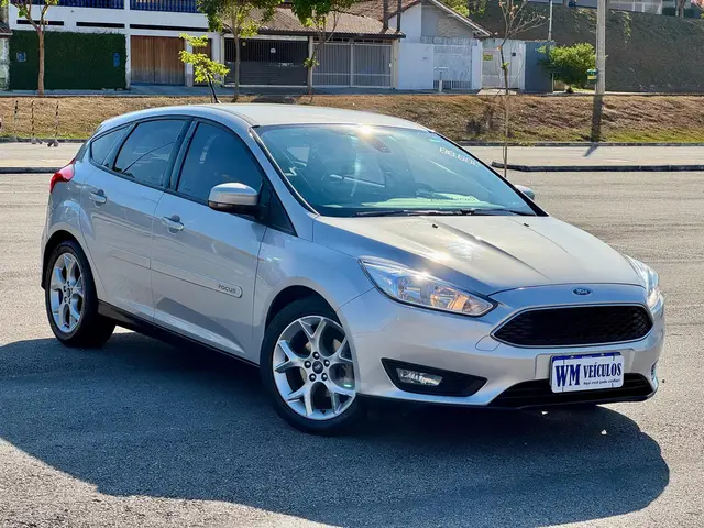 Carro Ford Focus Hatch 2019 SE 2.0 PowerShift