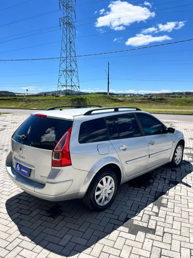 Carro Renault Megane Grand Tour 2013 Mégane Grand Tour Dynamique 1.6 16V (flex)
