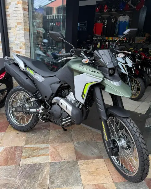 Moto Yamaha XTZ 250 Lander 2025 Connected