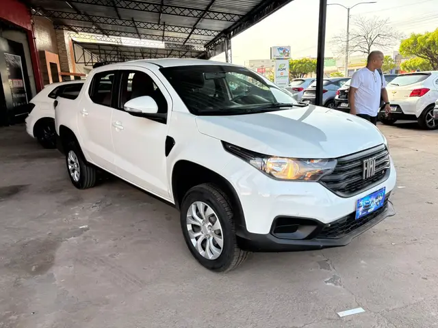 Carro Fiat Strada 2025 Freedom 1.3 Flex 8V CD