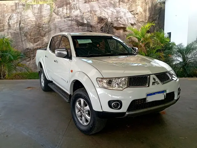 Carro Mitsubishi L200 Triton Sport 2013 3.2 DI-D 4x4 (Aut)
