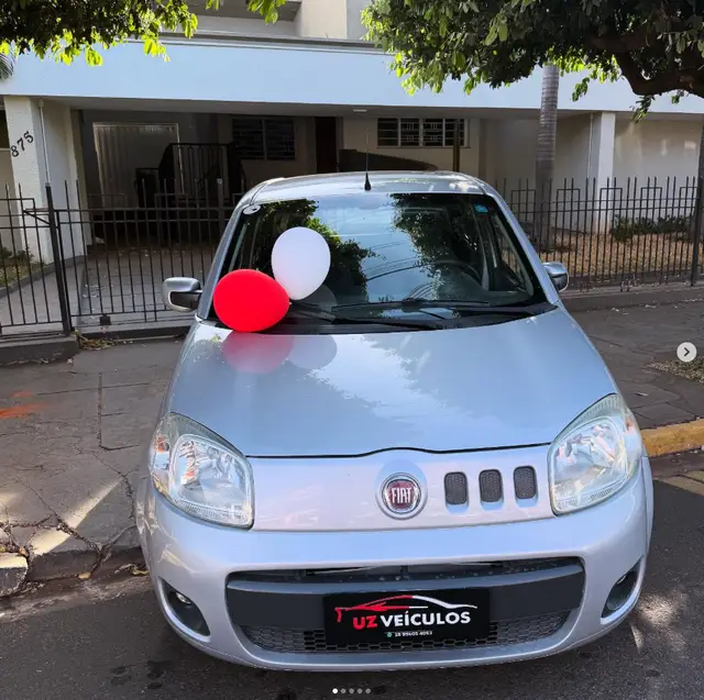 Carro Fiat Uno 2011 Vivace 1.0 8V (Flex) 2p