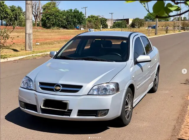 Carro Chevrolet Astra Hatch 2005 Elegance 2.0 (Flex) 2p