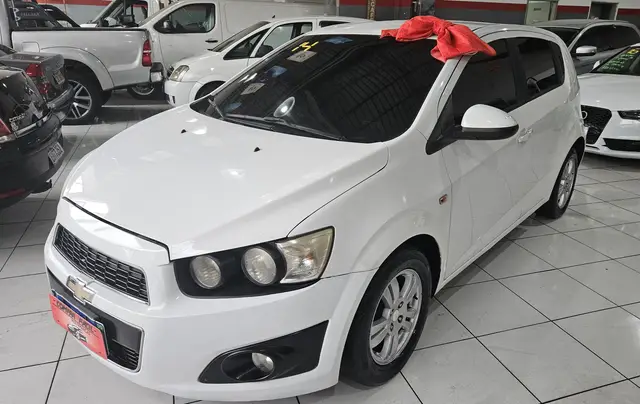 Carro Chevrolet Sonic 2014 Hatch LT 1.6 (Aut)