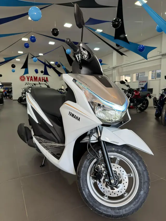Moto Yamaha Fluo 2026 Hybrid Connected