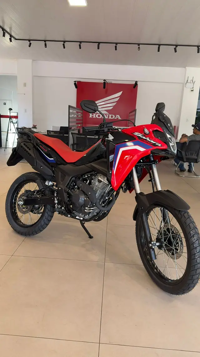 Moto Honda XRE Sahara 300 2026 Rally