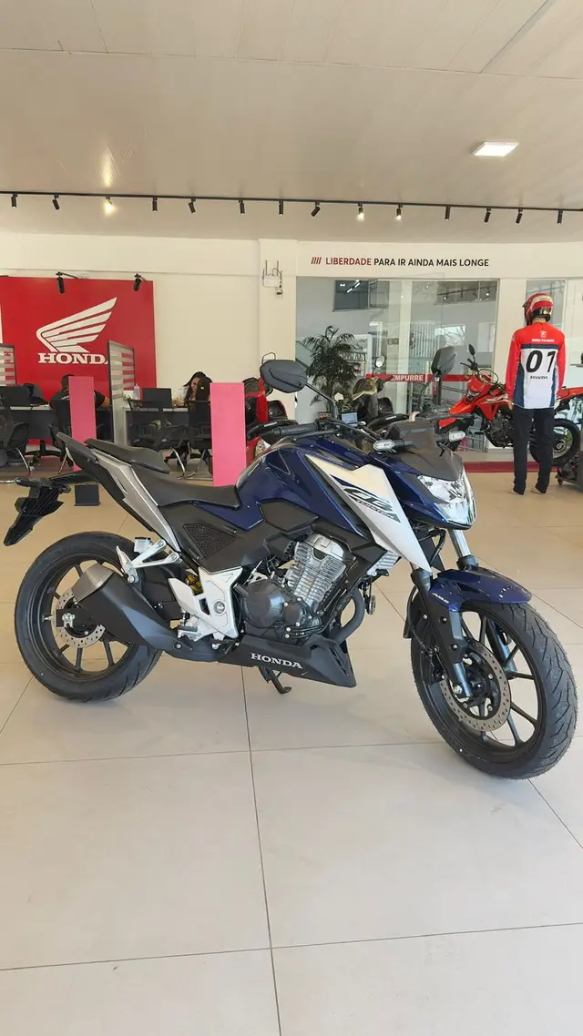 Moto Honda CB 300F Twister 2026 (ABS)