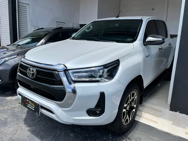 Carro Toyota Hilux Cabine Dupla 2024 SRX 4x4 2.8 Diesel
