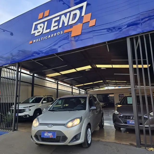 Carro Ford Fiesta Hatch 2013 Rocam 1.0 (Flex)