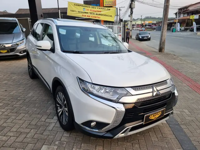 Carro Mitsubishi Outlander 2019 2.0 HPE 7L CVT